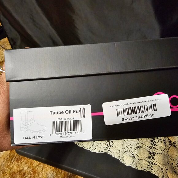 Corkys "Fall in Love Taupe Bootie". Size 10 NIB - Picture 8 of 8